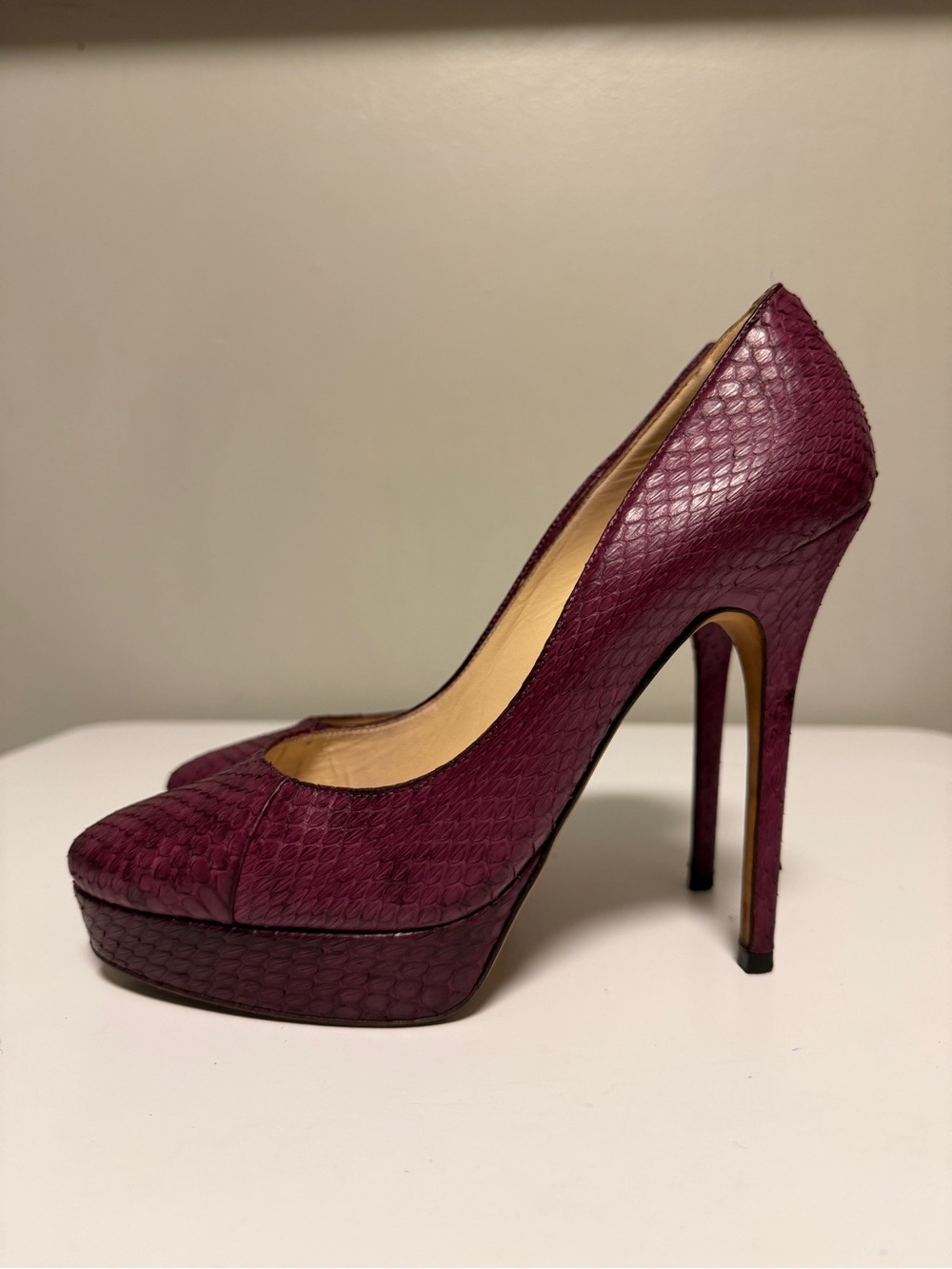 Jimmy Choo Purple Snakeskin Platform Pumps High Heels EU 38.5 US 8.5 UK 5.5